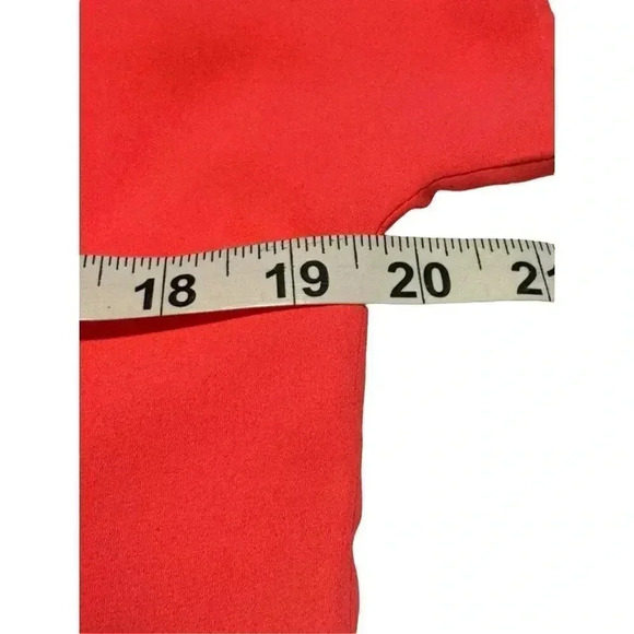 Express Women’s Small Pink Hidden Button Soft‎ Short Sleeved Top - Picture 4 of 7